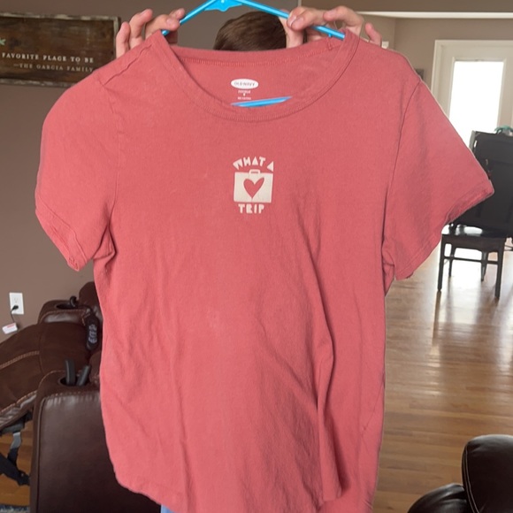 Lot of ladies medium shirts.  Most from Old Navy - Picture 7 of 7